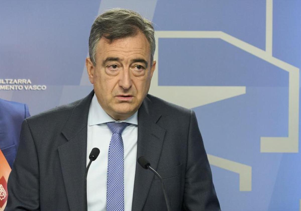 Esteban avisa a Sánchez de que «empieza a conformarse una mayoría negativa» contra el Gobierno