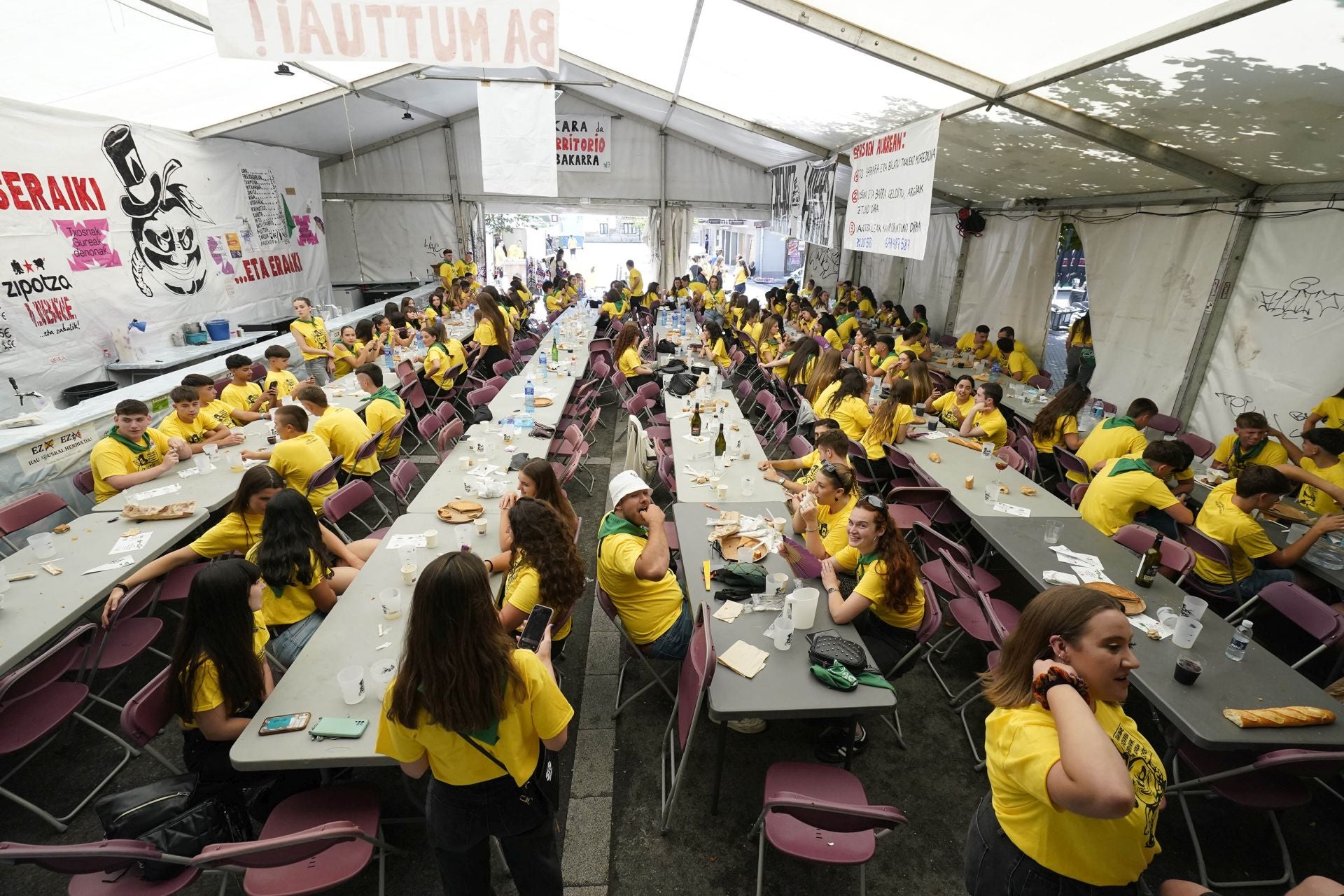 Comida joven y juegos recreativos en el segundo día de las Santio jaiak