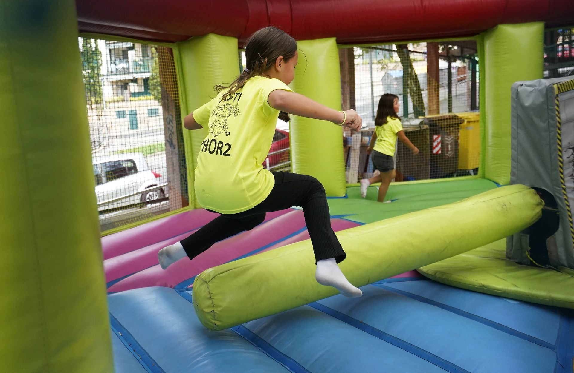 Comida joven y juegos recreativos en el segundo día de las Santio jaiak