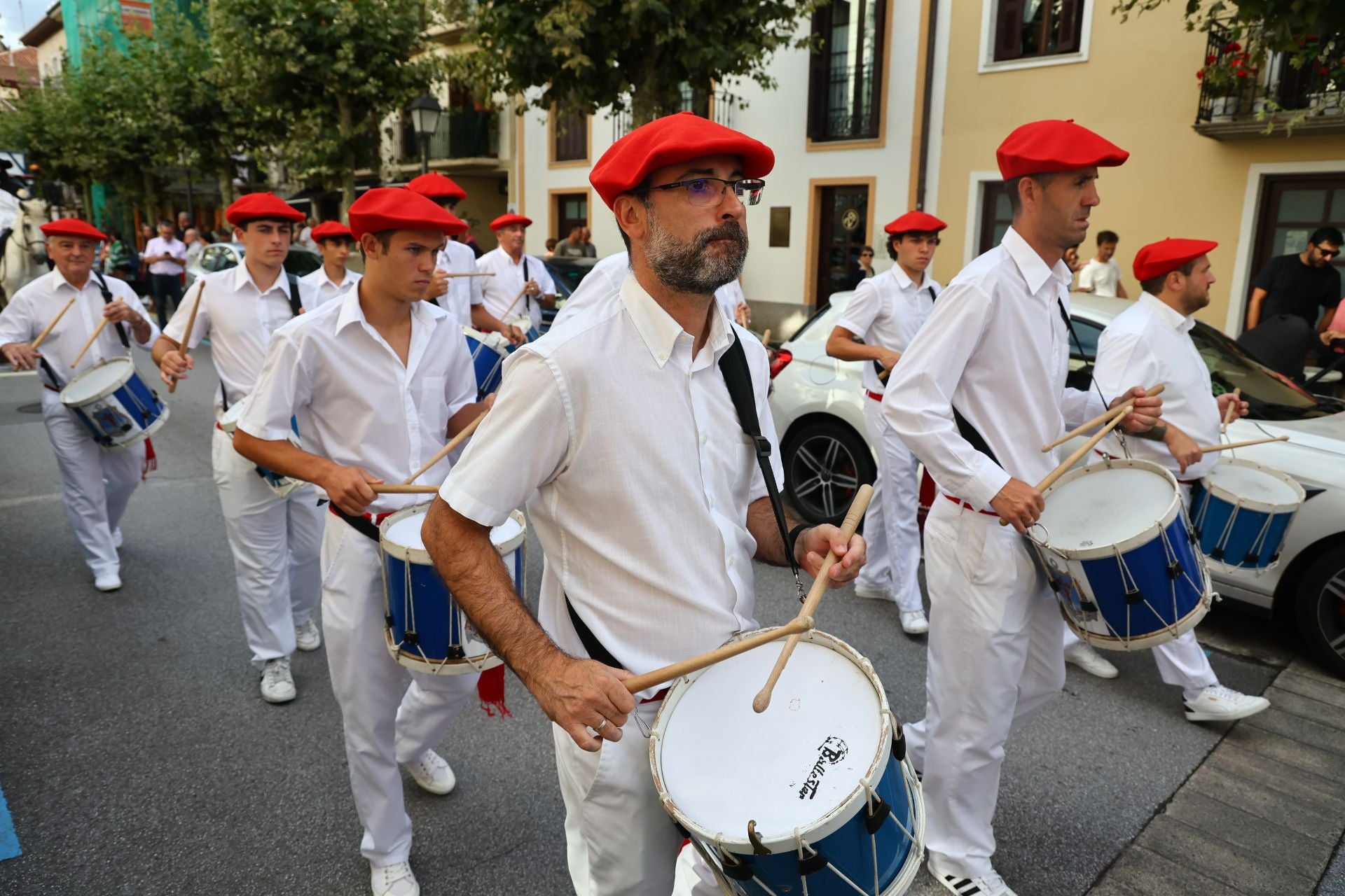 Tamborrada infantil y de veteranos en Irun