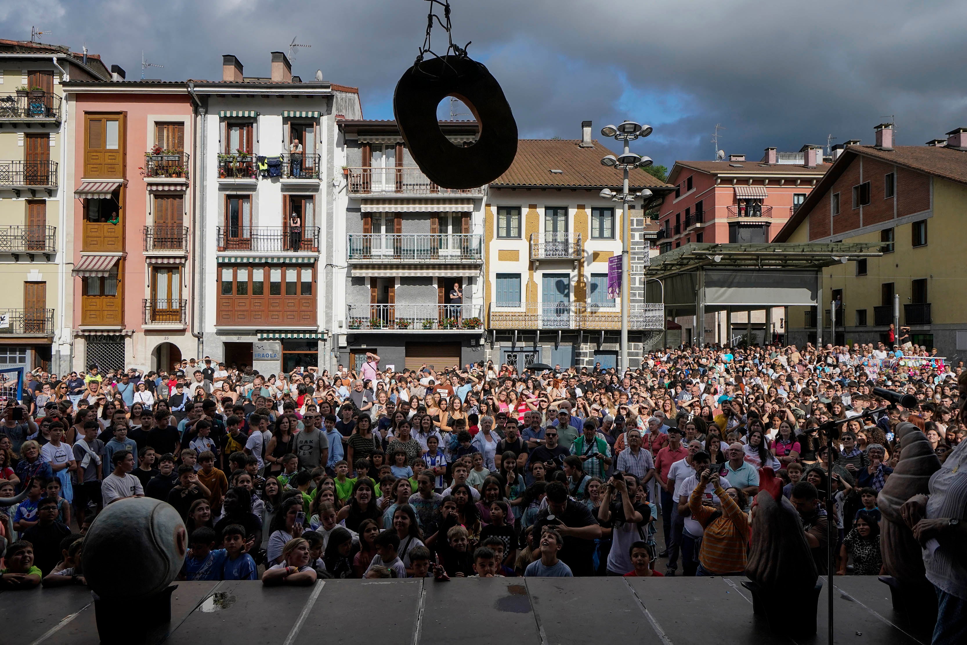 Villabona comienza las fiestas de Santiago con el txupinazo