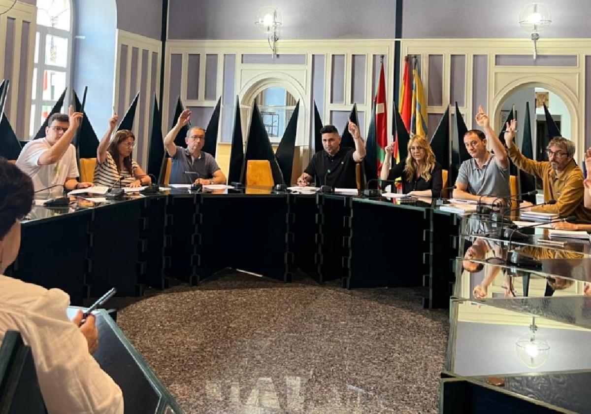 Todos los puntos del orden del día del miércoles fueron aprobados con el voto a favor de PSE-EE, EH Bildu y PNV.