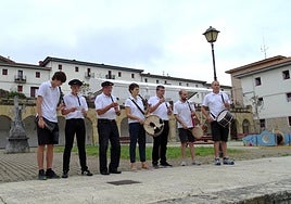Los txistularis de Goiz Deia volverán a actuar en el barrio de buena mañana, el día de San Ignacio.