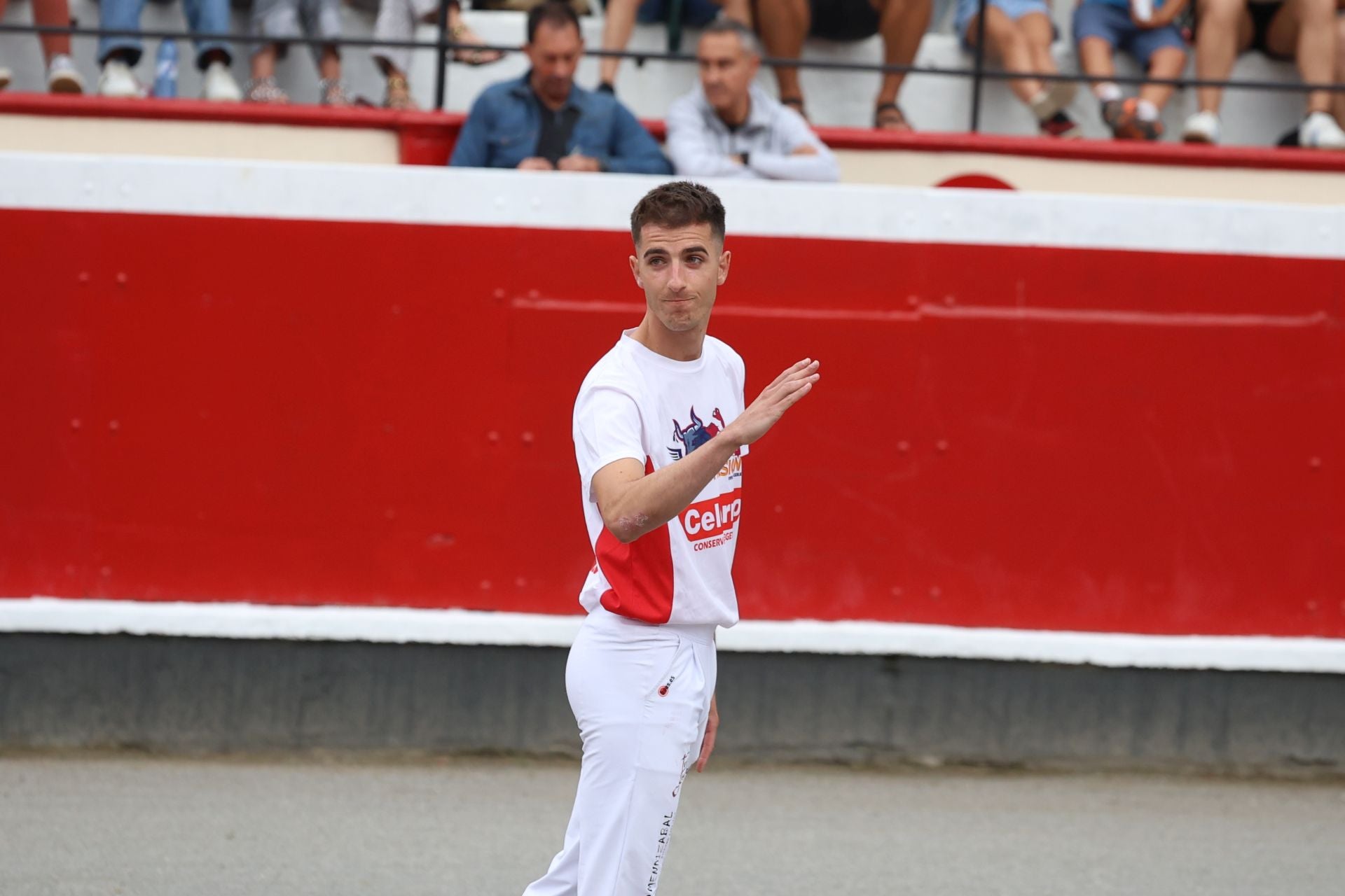 Los recortadores vuelven a triunfar en la plaza de Azpeitia