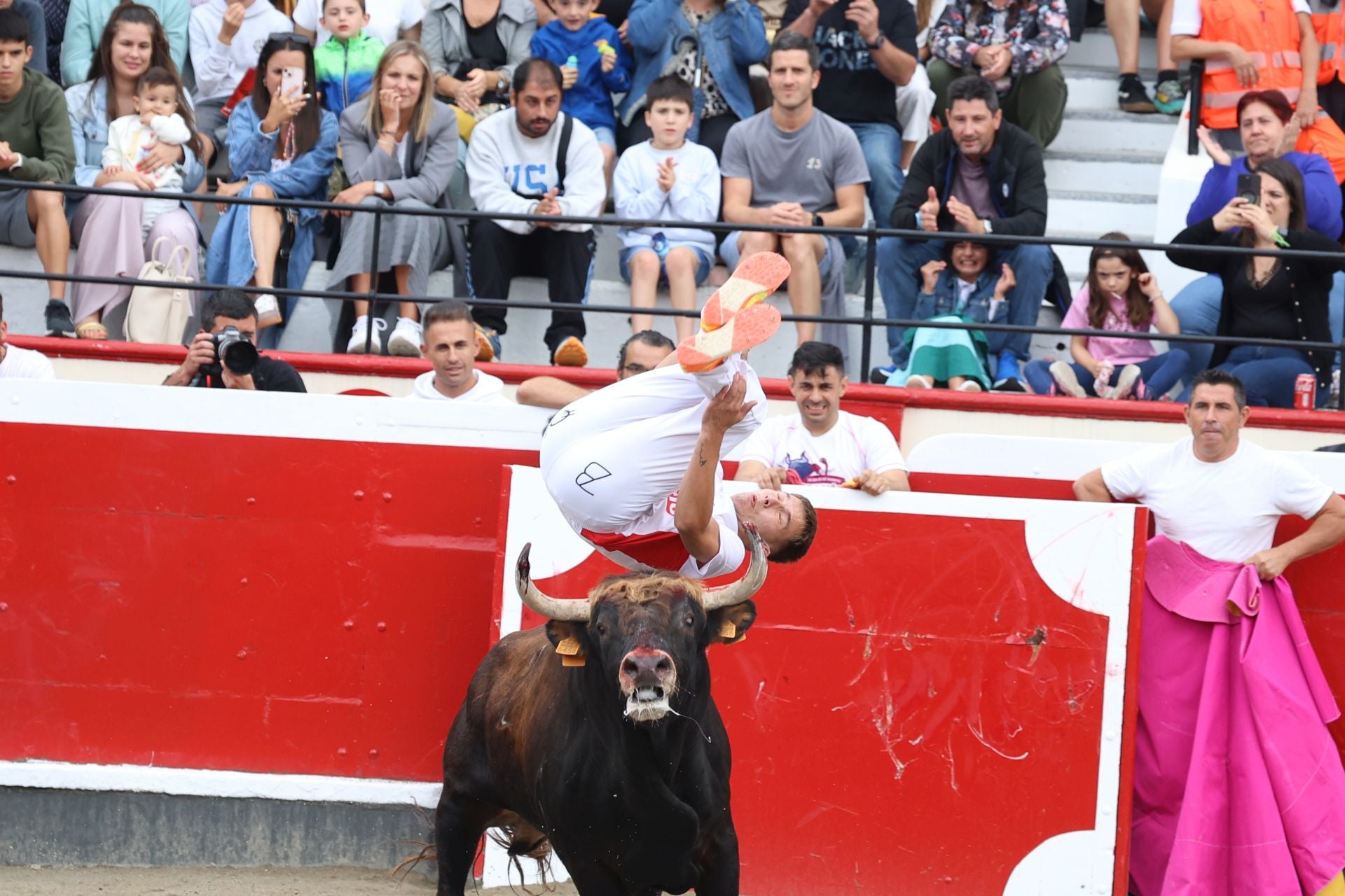 Los recortadores vuelven a triunfar en la plaza de Azpeitia