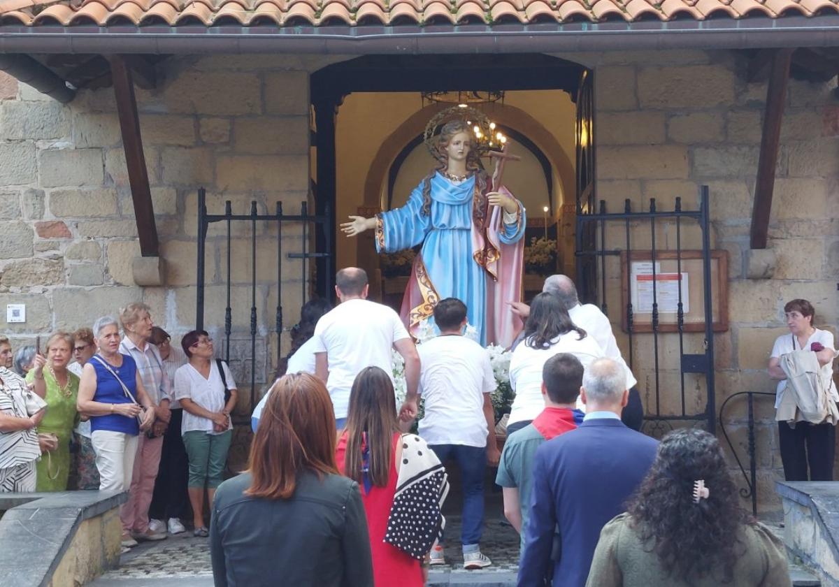 Adiós a la Santa.María Magdalena volvió a la basílica.