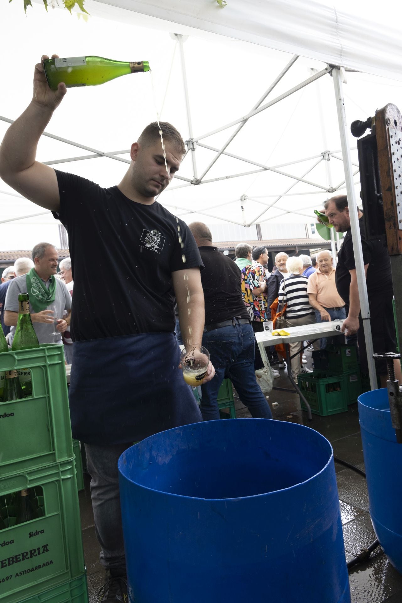 Ambiente festivo en Astigarraga por el día de Santa Ana