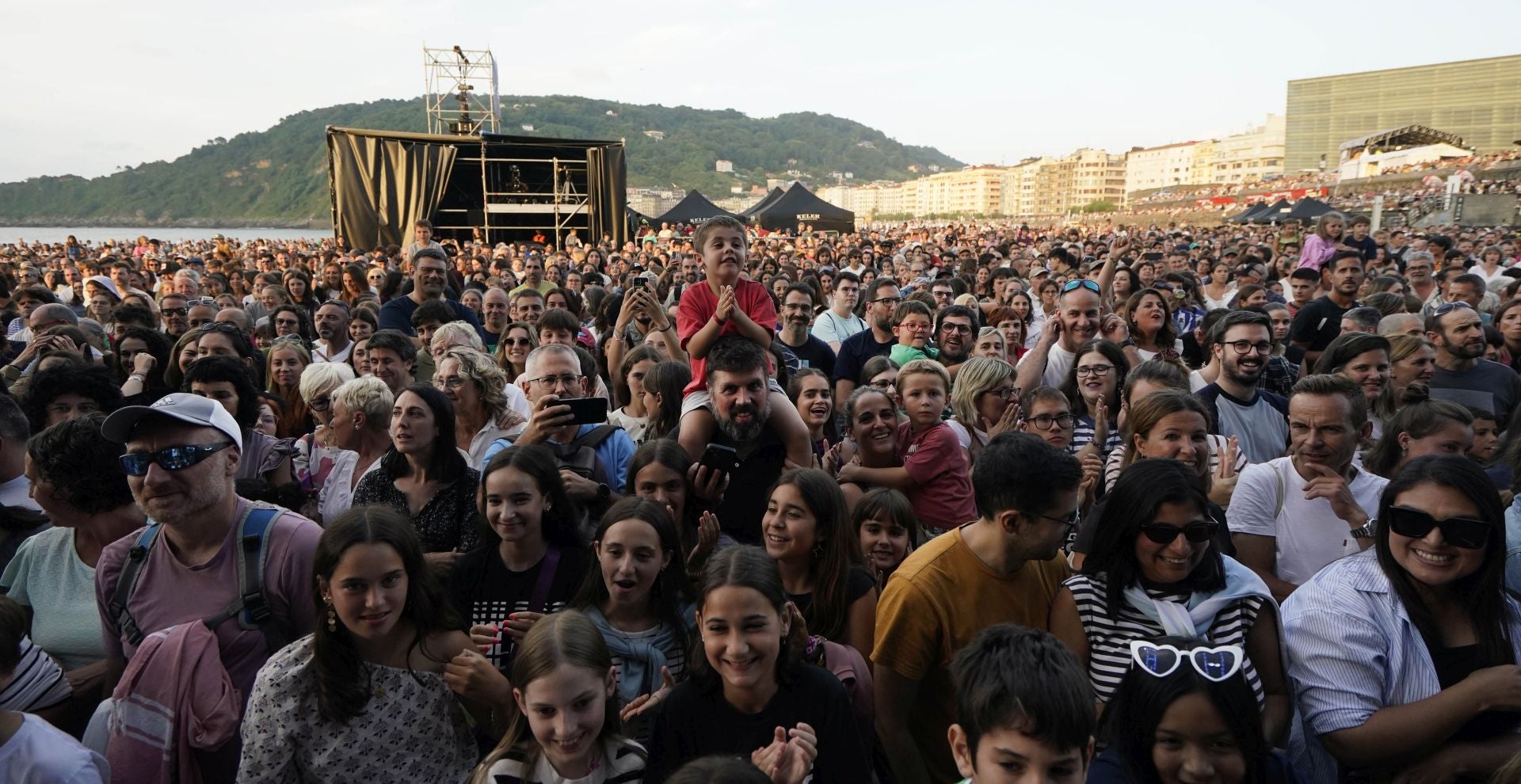 Bulego conquista la playa de la Zurriola