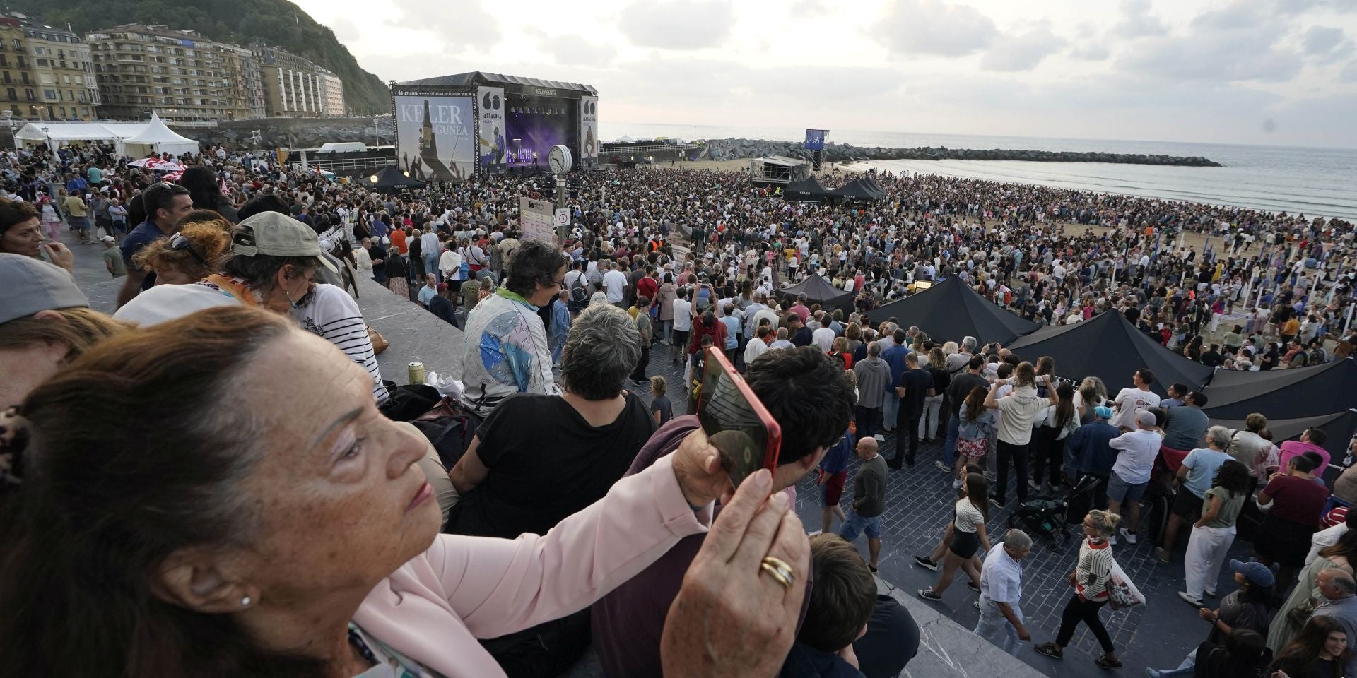 Bulego conquista la playa de la Zurriola