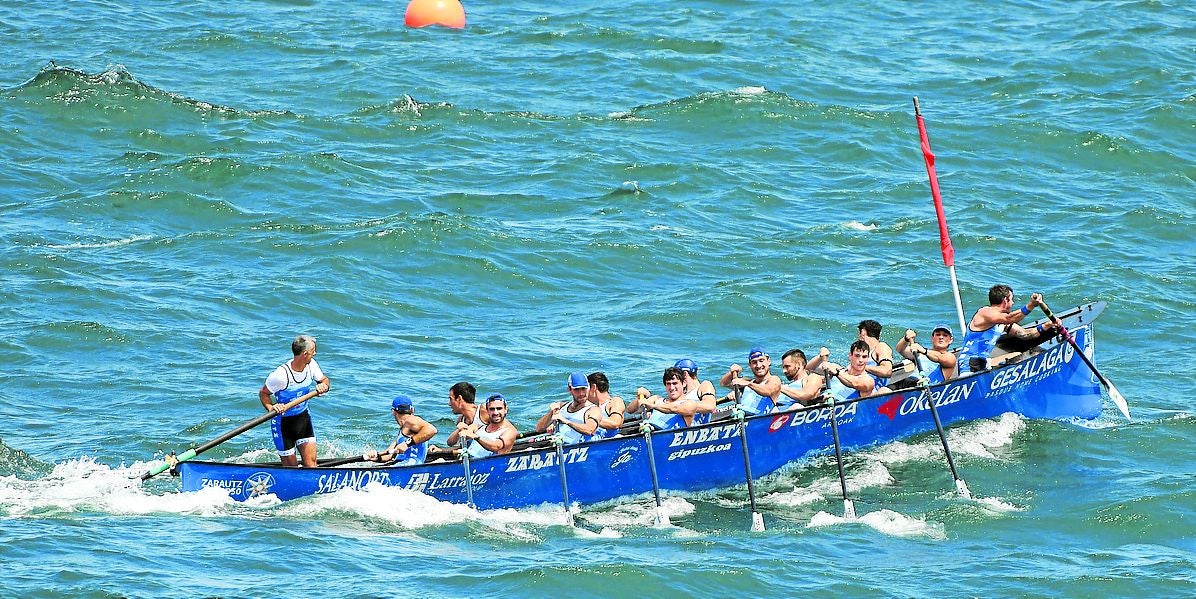 Zarautz no pudo brillar como en otras ocasiones en aguas de Pedreña