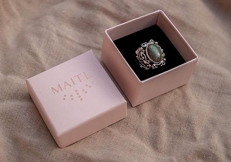 Anillo de Maitl de plata de ley