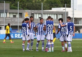 La plantilla celebra el segundo gol frente al Pau.