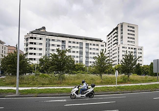 Parcela que acogerá los apartamentos dotacionales en Riberas.