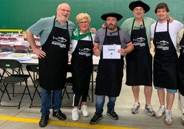 Las tres mejores parejas, con los ganadores en el centro de la imagen.