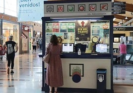 Administración de loterías en el Centro Comercial Urbil.