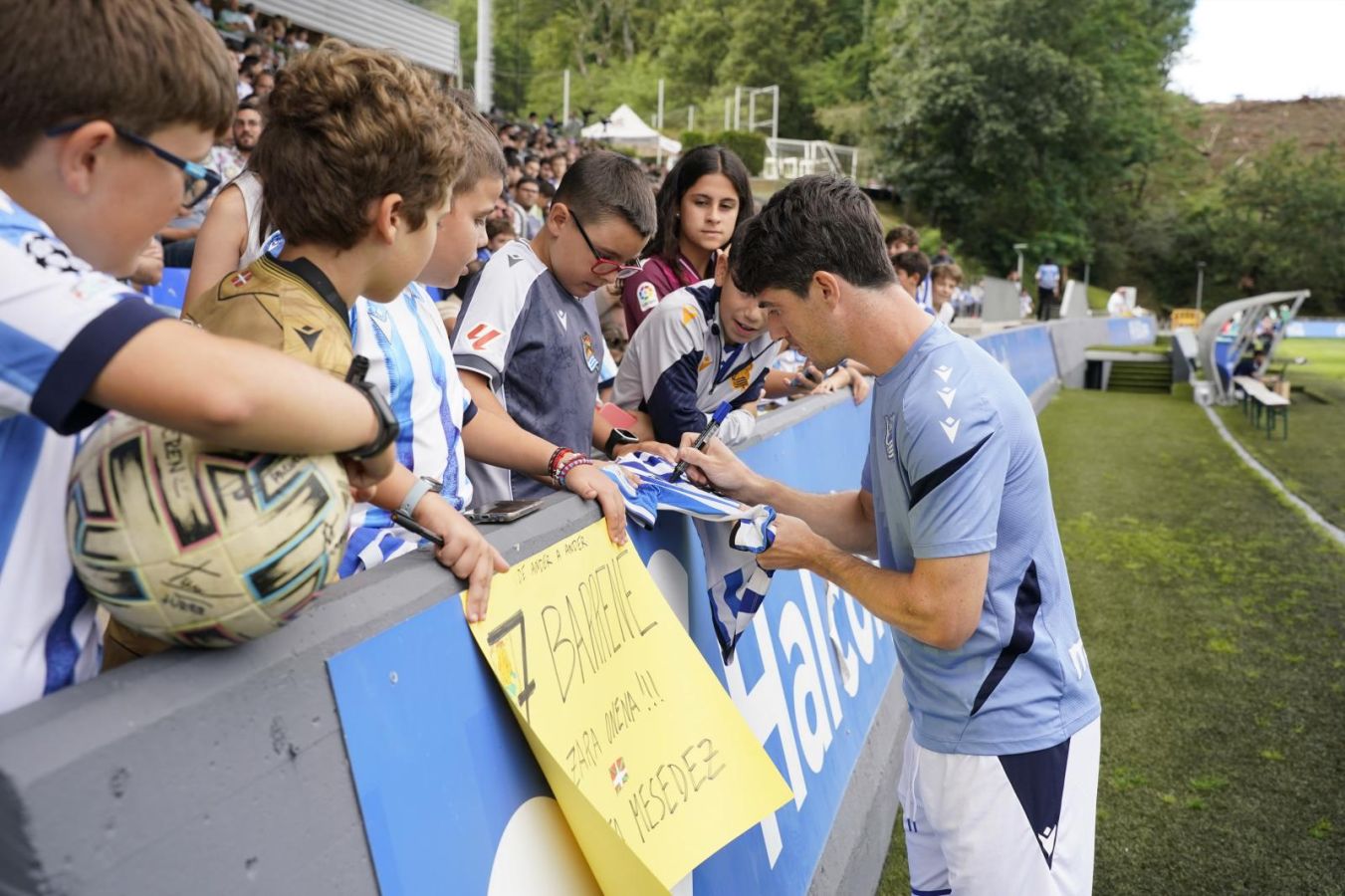La afición de la Real Sociedad, volcada con el equipo