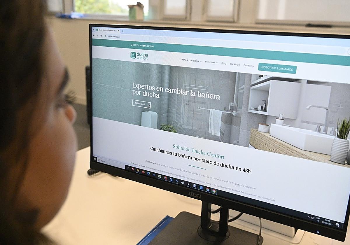 La última oleada de estafas conocida en Gipuzkoa está relacionada con la instalación de duchas.