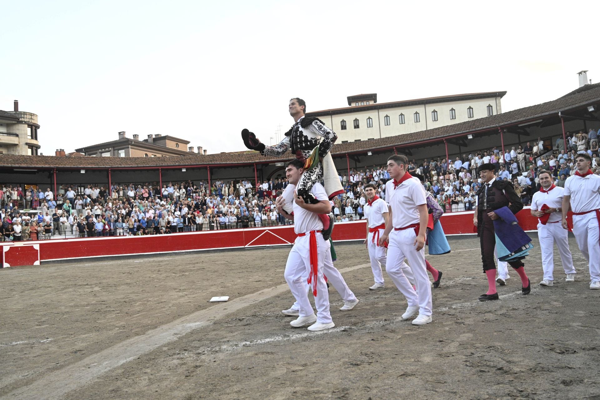 Lleno en Azpeitia para ver los toros