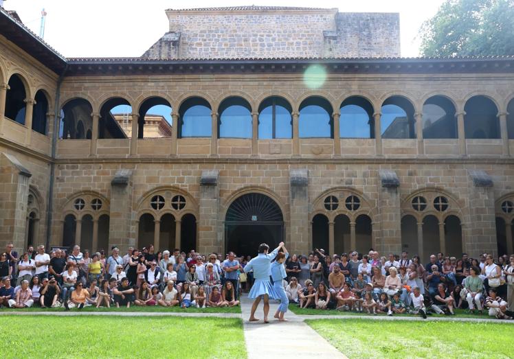 Arriba, el público durante la propuesta de Lasala. Abajo, el primer concierto del Ciclo de Órgano.