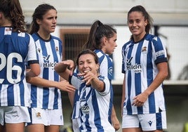 Lavogez hace el arco para celebrar el 3-0 en Berazubi.