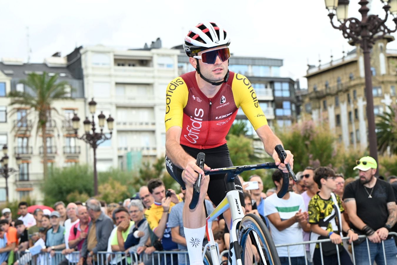 La salida de la Clásica San Sebastián 2025, en imágenes