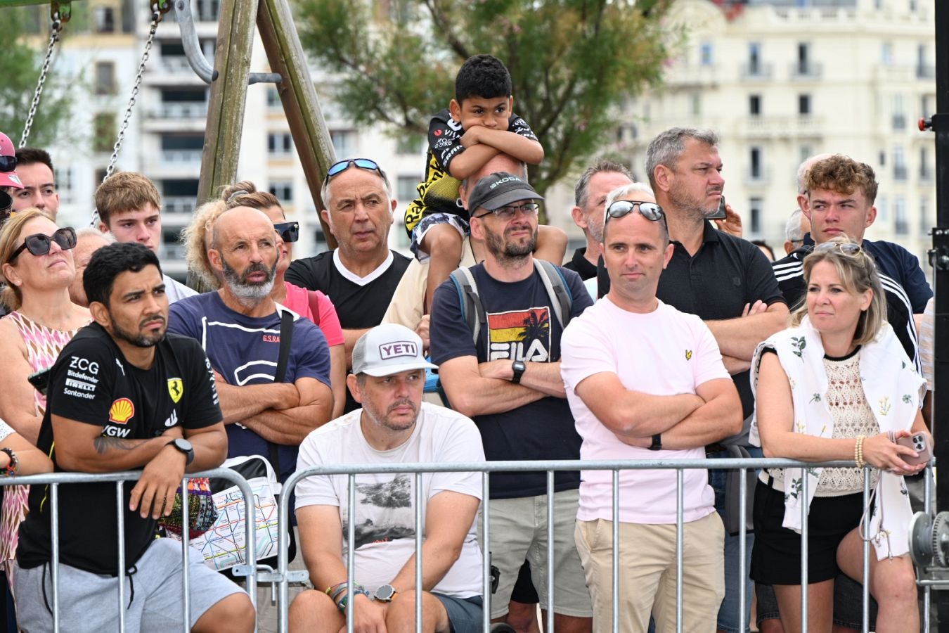 La salida de la Clásica San Sebastián 2025, en imágenes