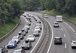 Tráfico muy denso esta mañana en la AP-8 debido a la Operación Salida.