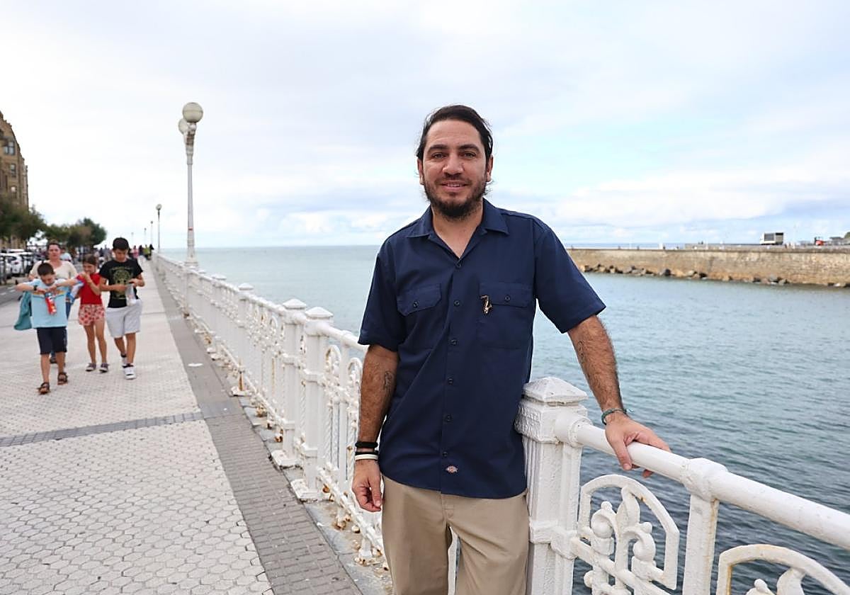 Ama Germán en ese punto donde el mar y el Urumea se encuentran. Tan cerca del Altxerri.