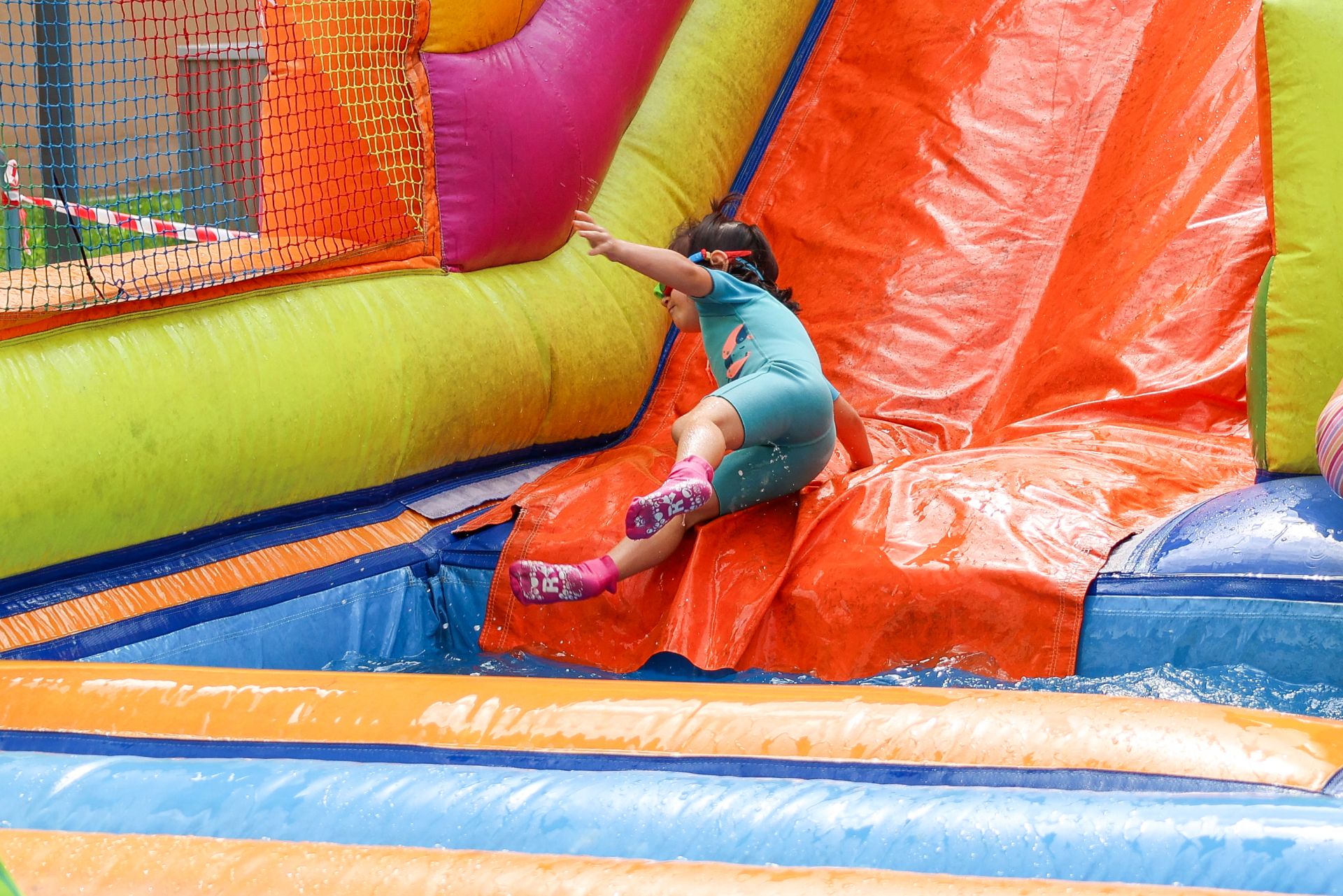 Danzas, cantos y atracciones acuáticas en el día de San Esteban