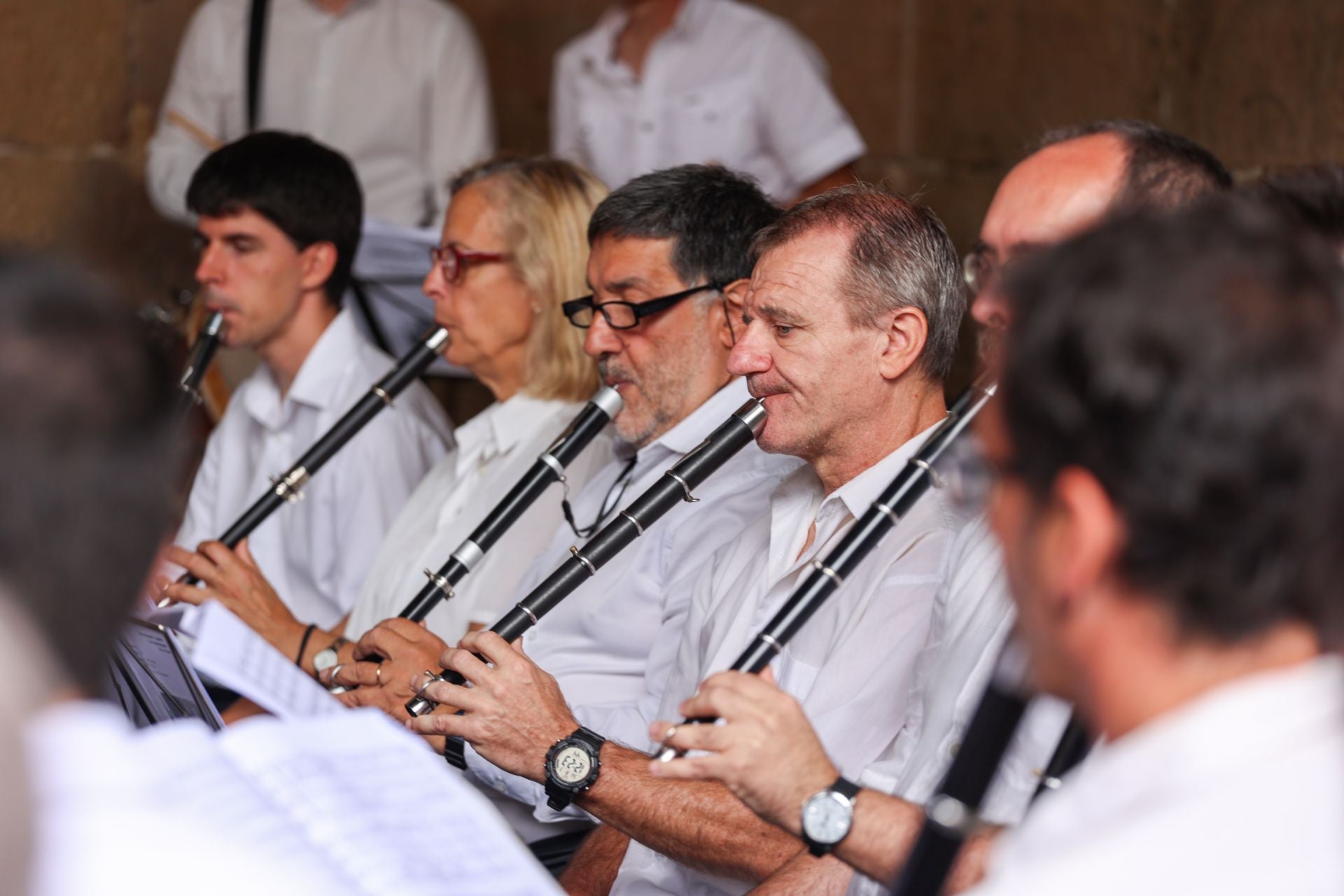 Danzas, cantos y atracciones acuáticas en el día de San Esteban