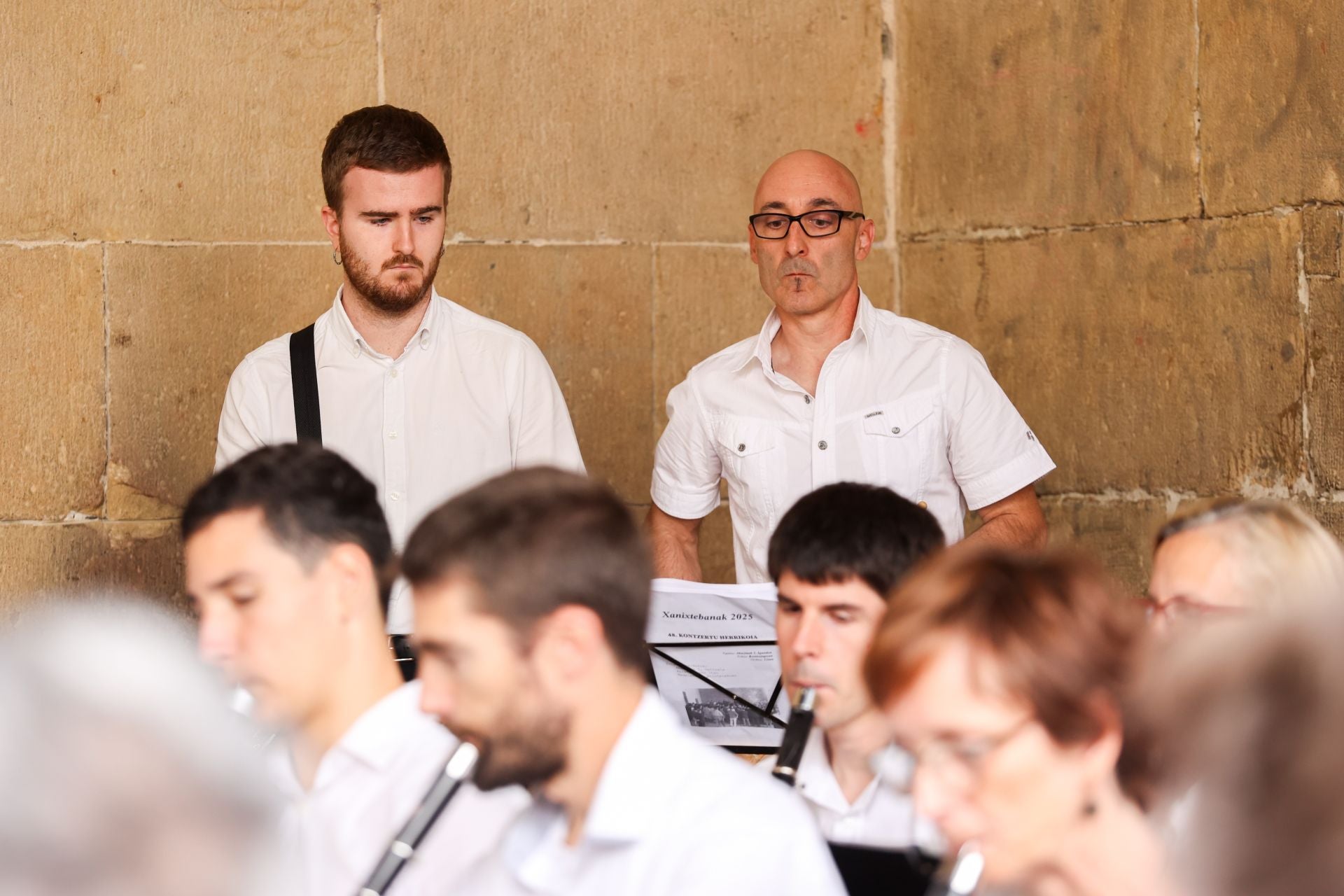 Danzas, cantos y atracciones acuáticas en el día de San Esteban