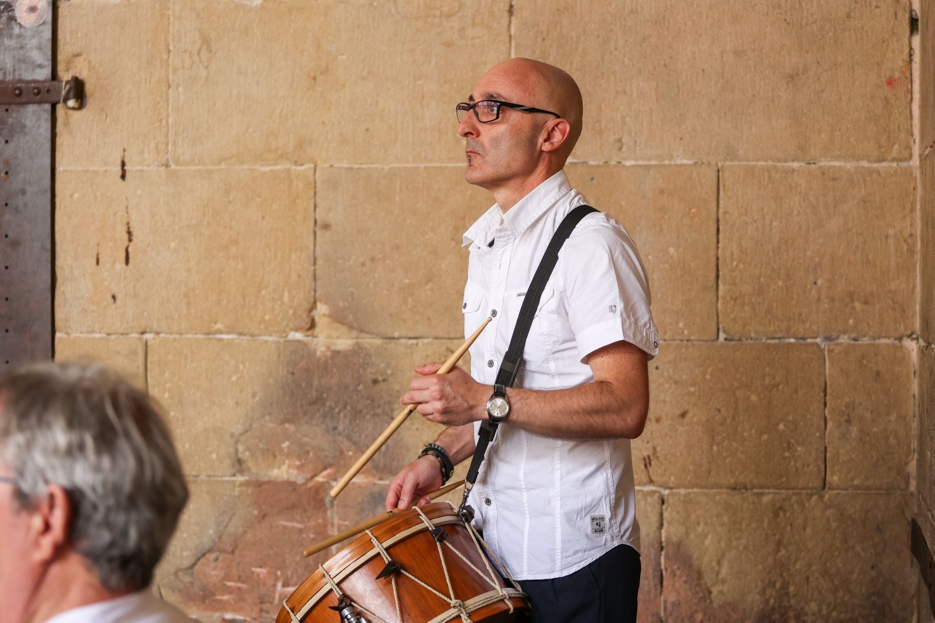 Danzas, cantos y atracciones acuáticas en el día de San Esteban