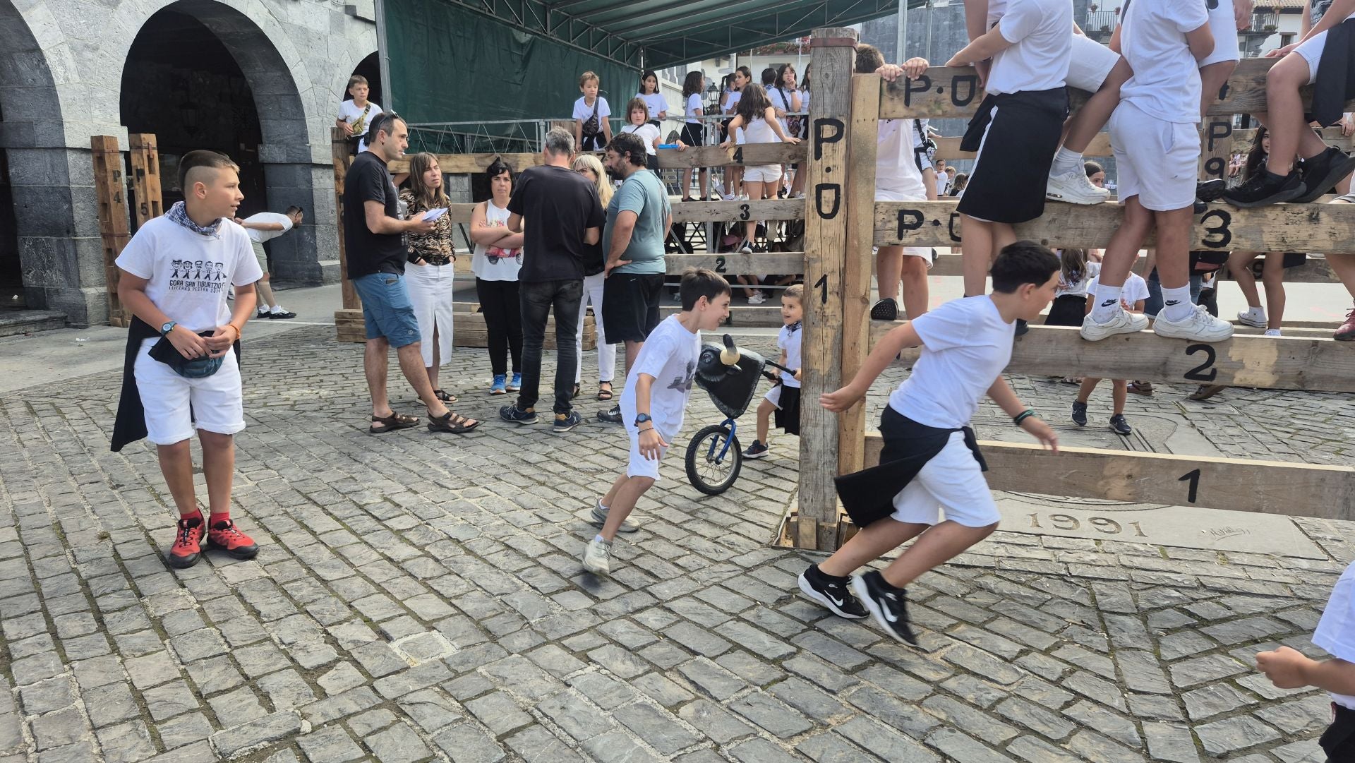 Leitzako umeen eguna jendetsua izan da