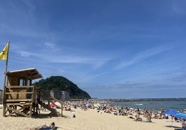 Imagen de este domingo por la mañana en la playa de Zurriola.