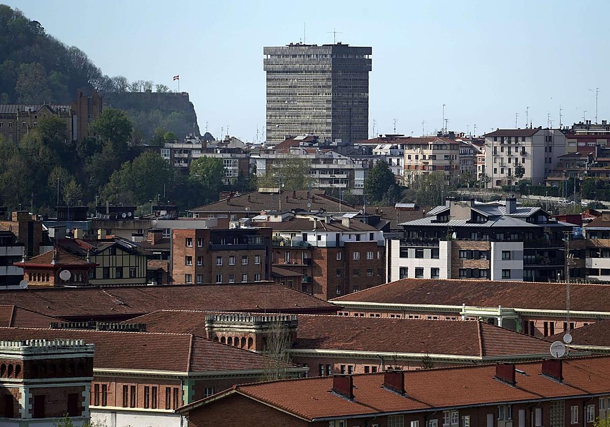 Bloques de viviendas en San Sebastián, última localidad de Gipuzkoa en ser oficialmente zona tensionada.