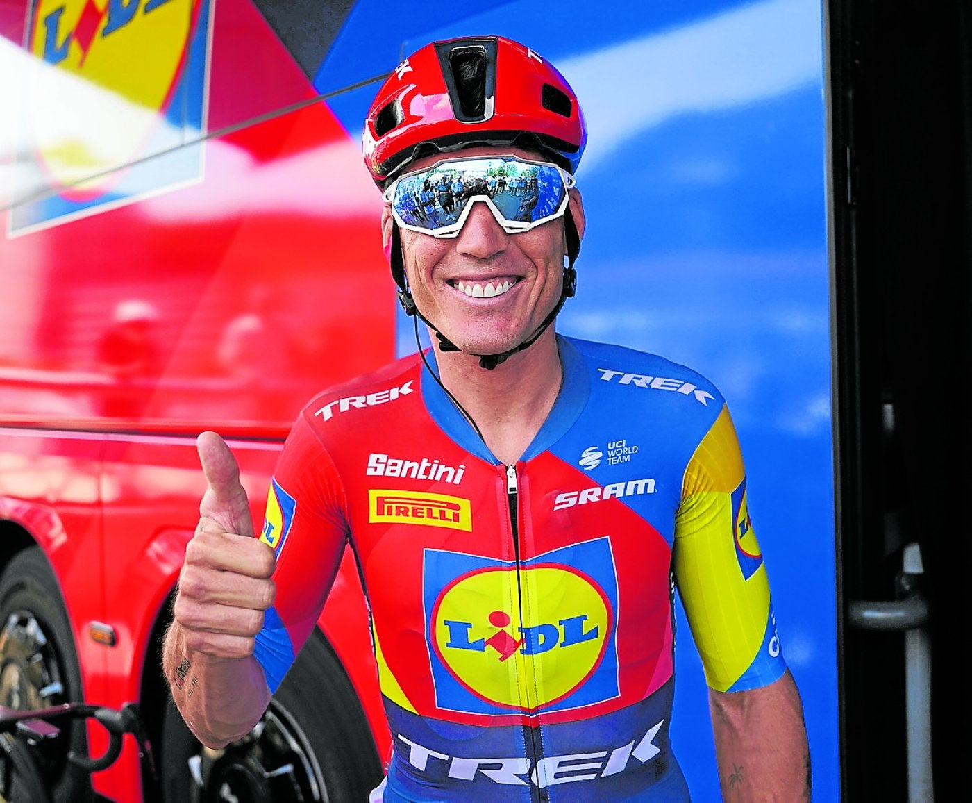 Aleix Espargaró, antes de tomar la salida en el Circuito de Getxo.