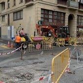 Las obras de la acera de Bidebarrieta se van a desarrollar a lo largo del mes de agosto con objeto de llevar a cabo la transformación del centro urbano.