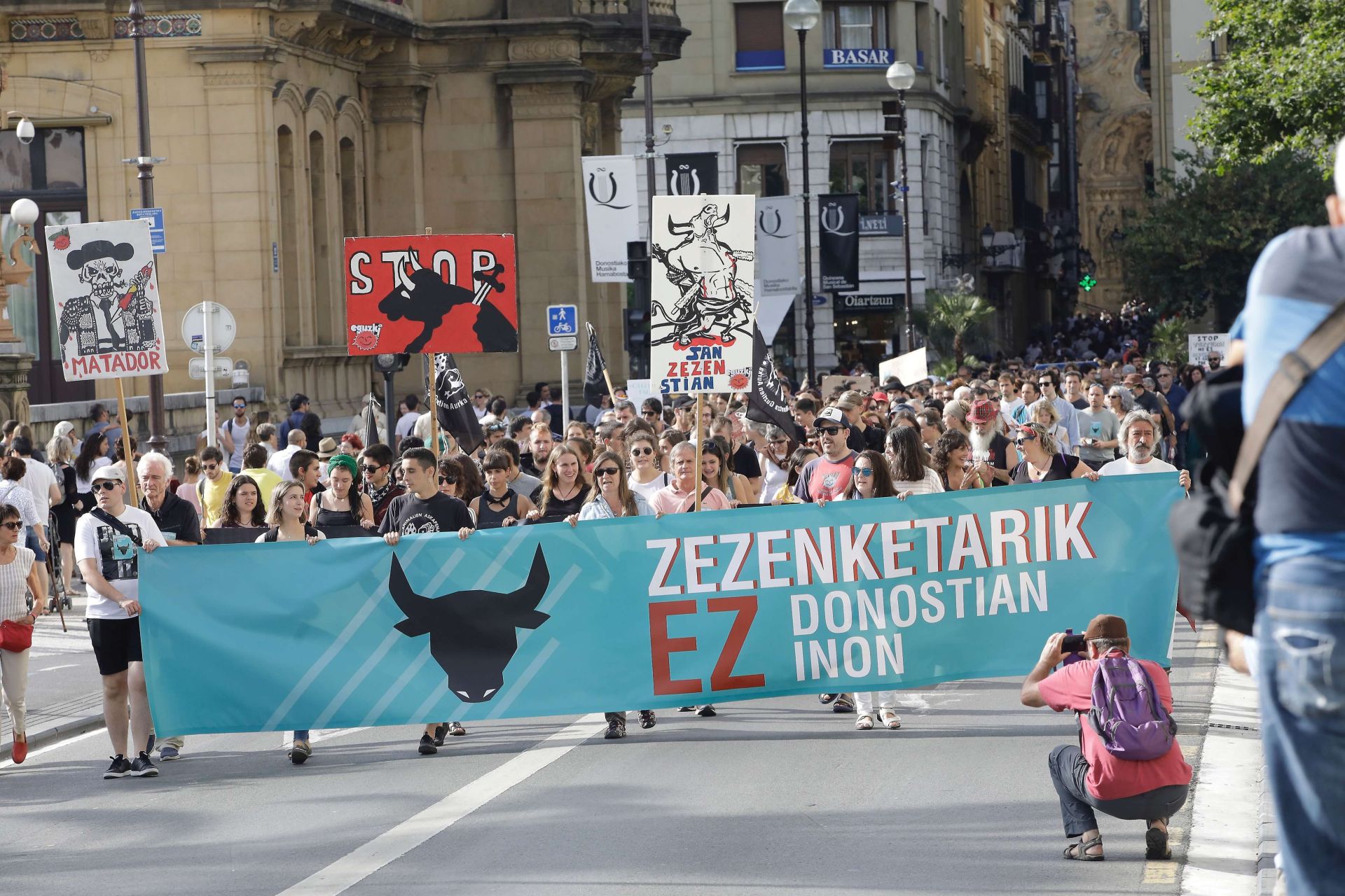 Manifestación antitaurina en Donostia.