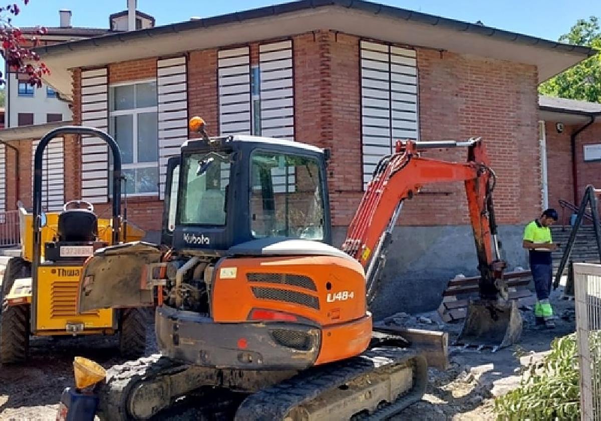 Haur Hezkuntzako gunean hasi dira eraberritze lanak.