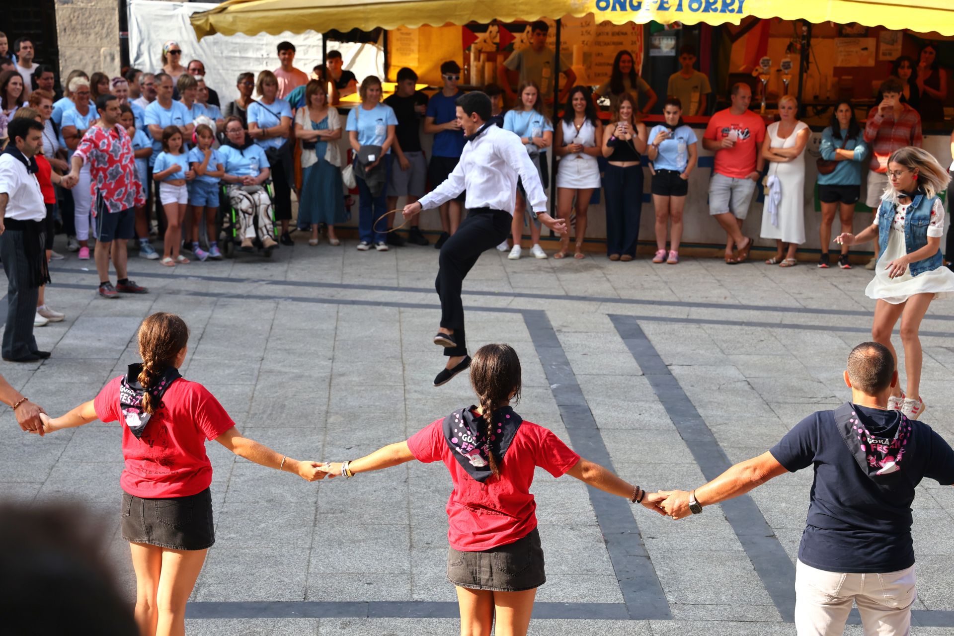 San Donato y San Lorenzo llegan a Aia