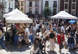 Guztira 22 postu egongo dira azokan eta artilea lantzeko tailer-erakustaldiaz gozatu ahal izango da.