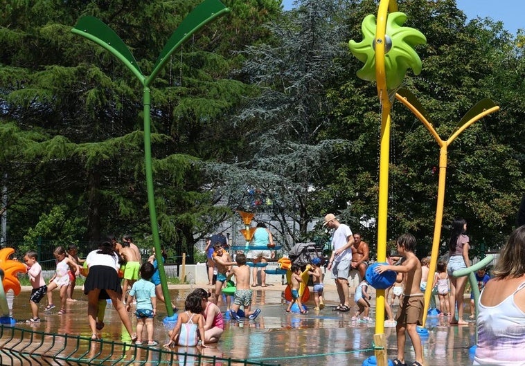 Los termómetros superan ya los 33ºC en Gipuzkoa y mañana se espera más calor