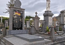 El panteón en el que reposan los restos de las personas asesinadas en Pikoketa.