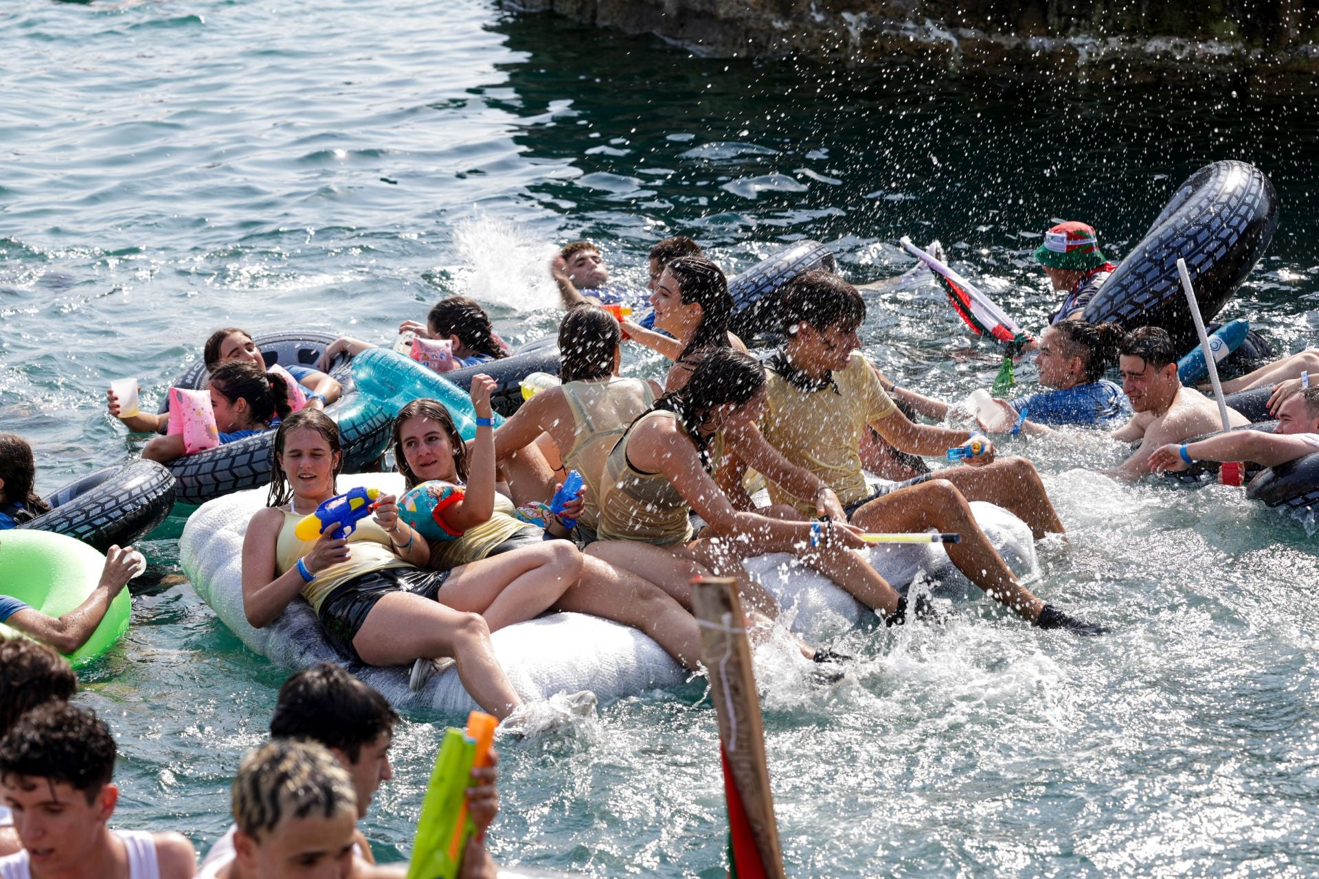 Multitudinario abordaje en San Sebastián