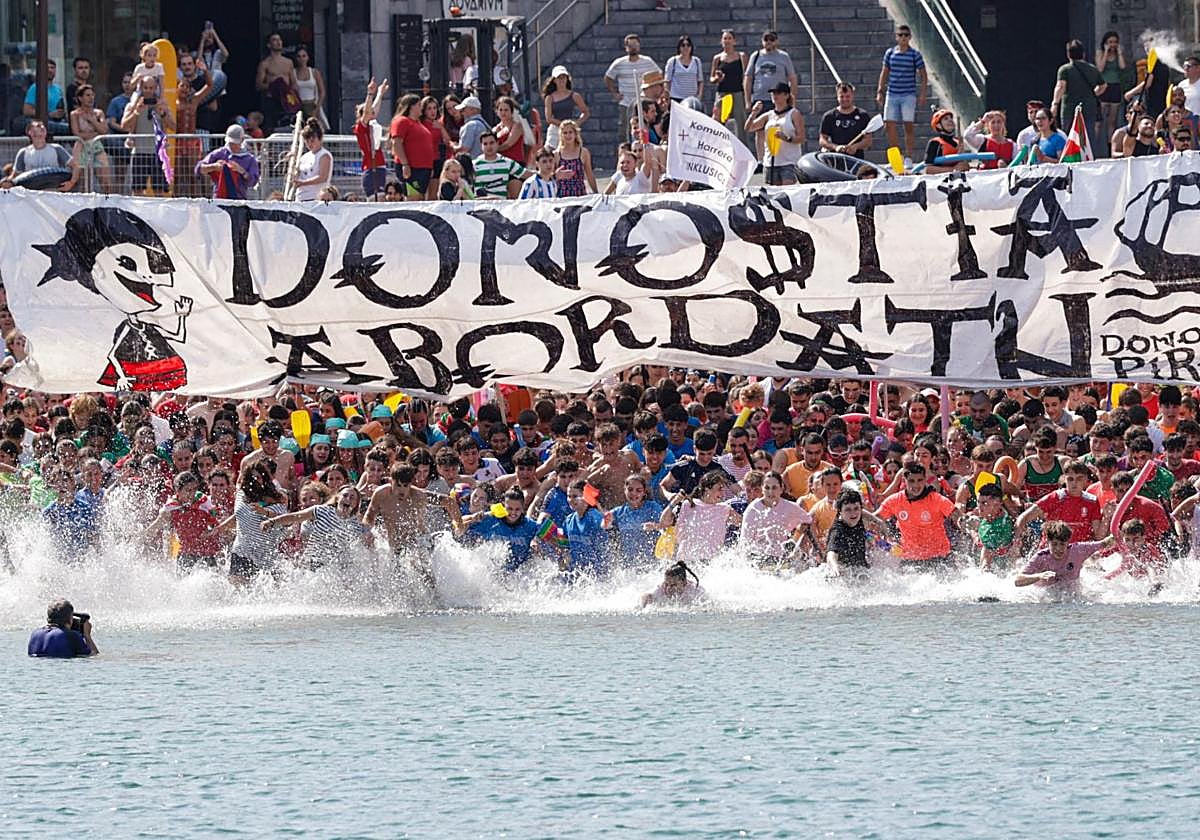 Multitudinario abordaje en San Sebastián