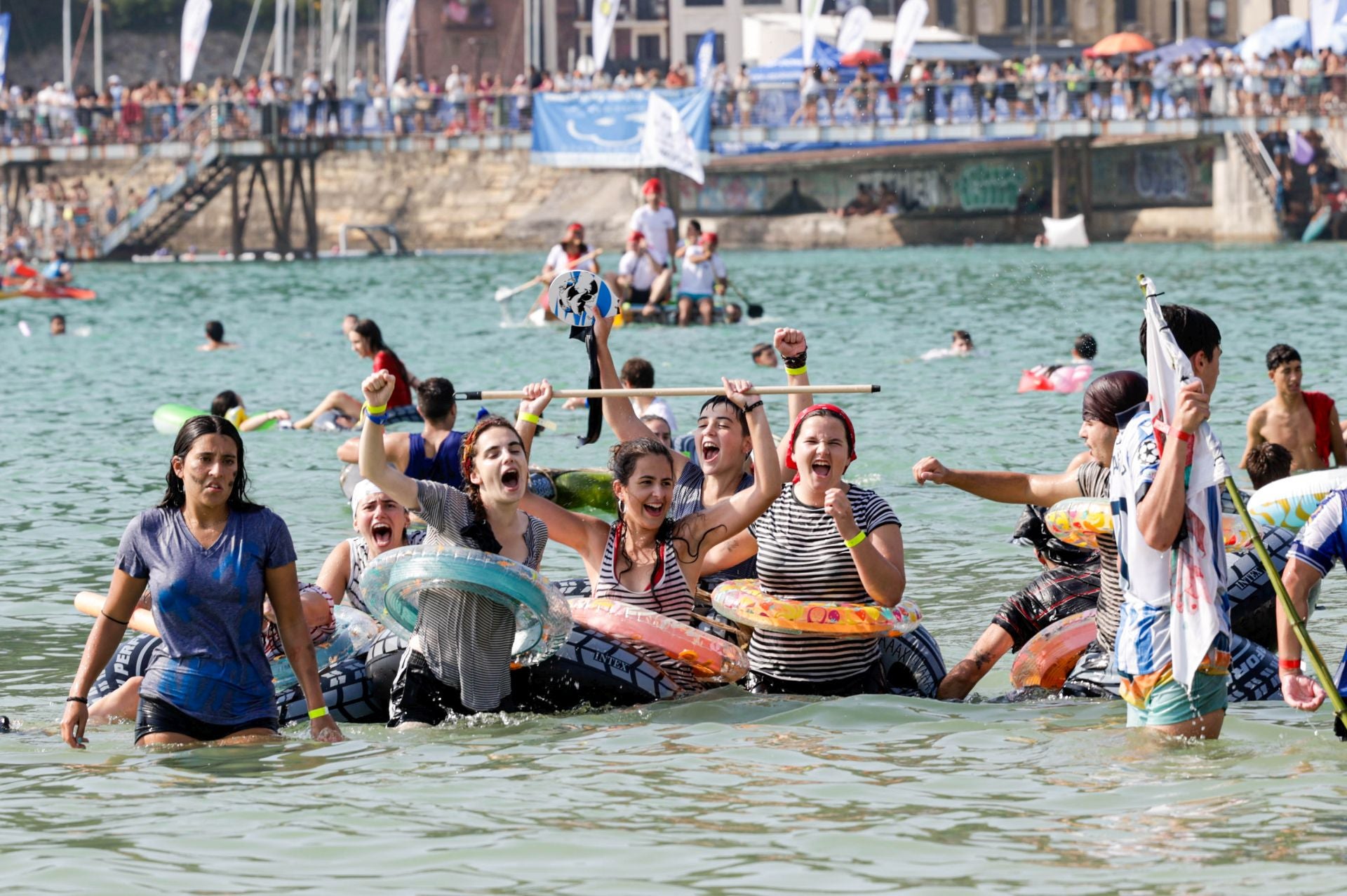 Multitudinario abordaje en San Sebastián