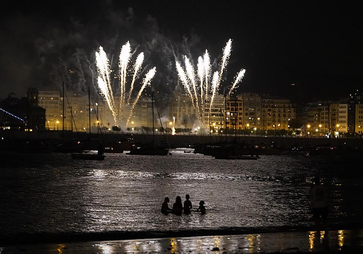 Ritmo y color con acento maño en la Semana Grande de Donostia