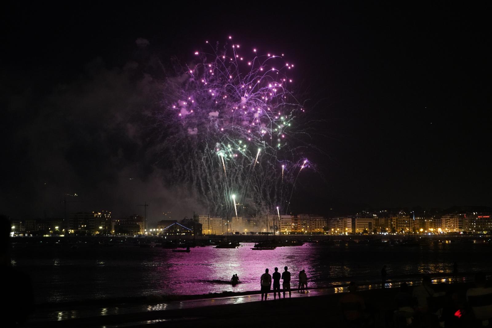 Ritmo y color con acento maño en la Semana Grande de Donostia