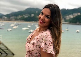 Adriana Dorronsoro disfruta de la Aste Nagusia desde el muelle.