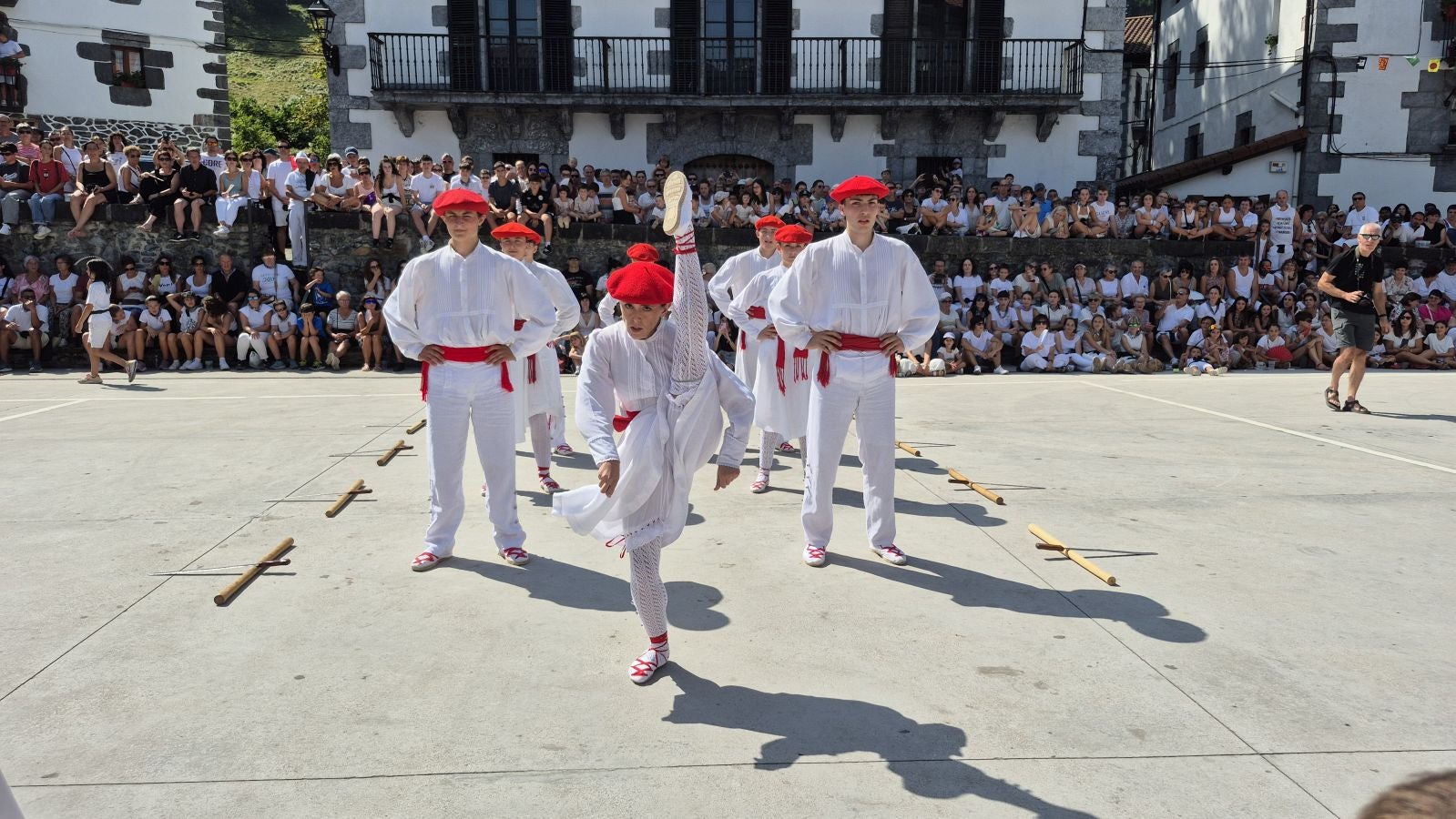 Ezpatadantza a 35 grados